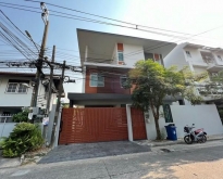 บ้านให้เช่า บ้านเดี่ยว3 ชั้น  6ห้องนอน 3ห้องน้ำ​ 2ที่จอดรถ ประชาช