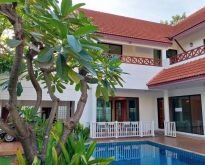 RH013424 Single house with private pool in New Petchburi Road