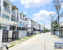 ทาวน์โฮม 3 ชั้นพระราม 9 กรุงเทพกรีฑา 3-9   MRT ศรีบูรพา 1 กม. รั