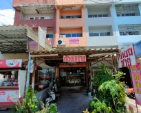 ขายอาคารพานิชย์ 3 ชั้นครึ่ง ติดถนน 6 เลน เยื้องทางเข้าซาฟารีเวิร์