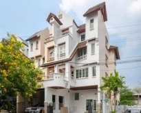 ปล่อยให้เช่า บ้านพูลวิลล่าหลังริม 4.5 ชั้น โครงการบุษราคัมเพลส