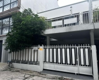 ให้เช่าบ้านทาวน์โฮมเอกมัย บ้านรีโนเวทใหม่ ใช้สำหรับพักอาศัยเท่านั