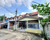 ทาวน์เฮ้าส์อรุณธร  2 ชั้น หลังริม ติดถนนใหญ่ สุขาภิบาล 5 ซอย 45