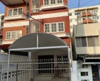 ให้เช่าทาวน์โฮม 3 ชั้น ถนนลาดพร้าว ใกล้แยกรัชดา-ลาดพร้าว