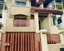 ให้เช่าทาวน์โฮม 4 ชั้น โครงการรอยัล นครินทร์ วิลล่า
